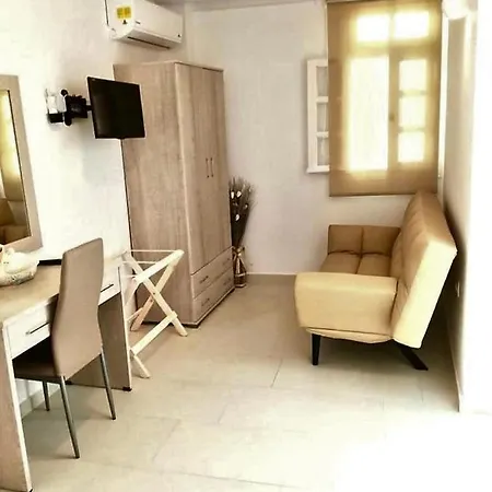 Anna * Megali Ammos (Mykonos)